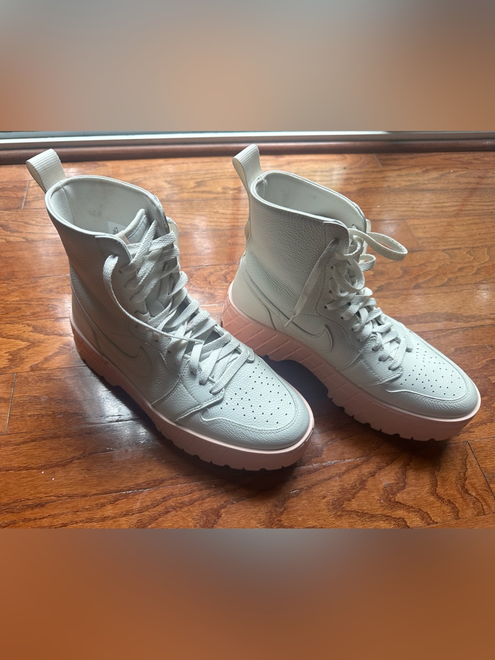 Air Jordan 1 Brooklyn Women's Boots, Women's White High-Top Lace-Up Size 11.5